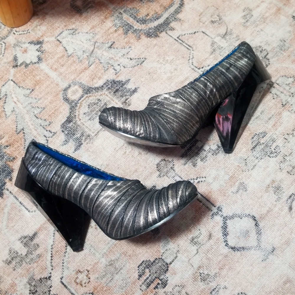 Irregular Choise Stylish Black and Silver Women's Heels - Picture 6 of 13